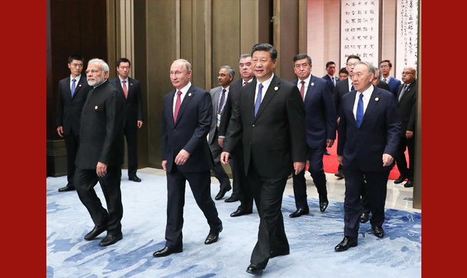 Xi chairs restricted session of SCO summit