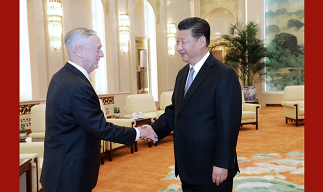 Xi meets with U.S. Secretary of Defense