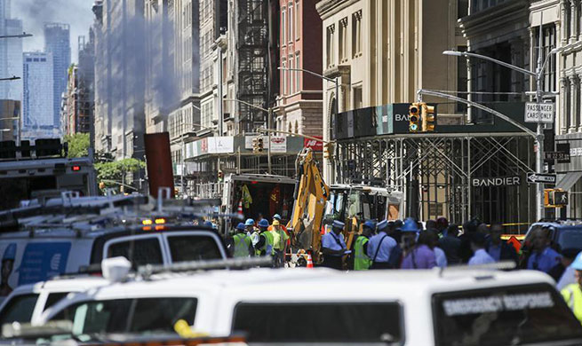 Steam pipe explosion rocks New York City, no injuries reported