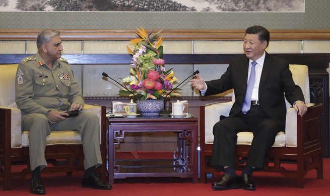 Xi meets Pakistani army chief