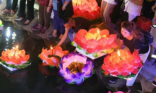 Lantern festival held to greet Mid-Autumn Festival in China's Yunnan