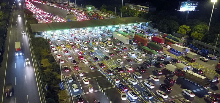 Travel rush seen during National Day holiday in east China's Jiangsu