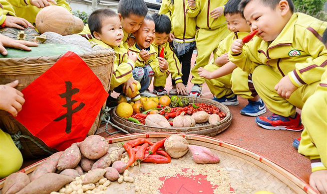 Event to experience farmwork for children held E China's Zhejiang