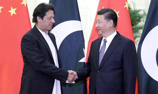 Xi meets Pakistani prime minister