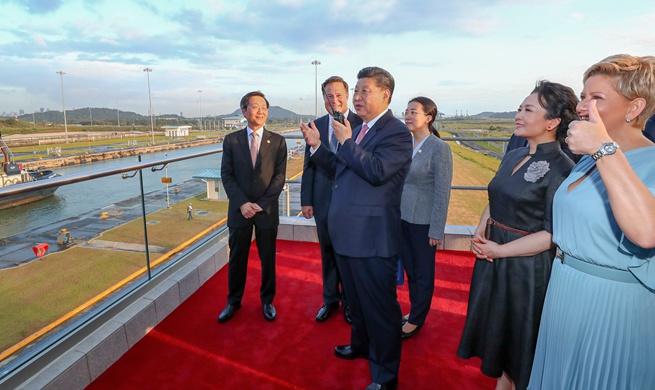 Chinese president visits new Panama Canal locks
