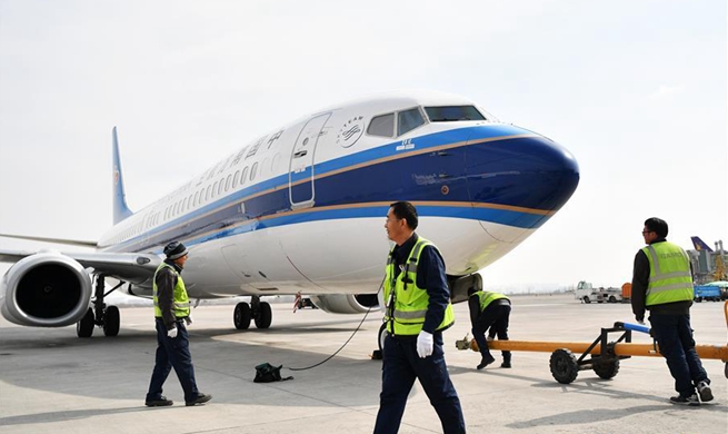 Technicians face more maintenance tasks during Spring Festival travel rush in Lanzhou Zhongchuan Int'l Airport