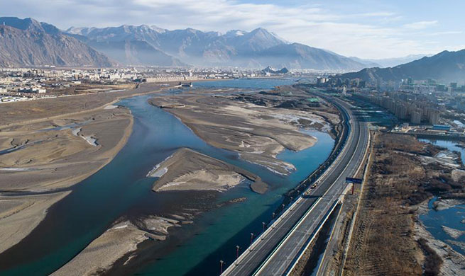 Tibet's infrastructure improved as comprehensive transportation network formd