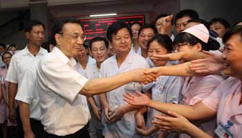 Vice Premier stresses domestic demand, balanced growth