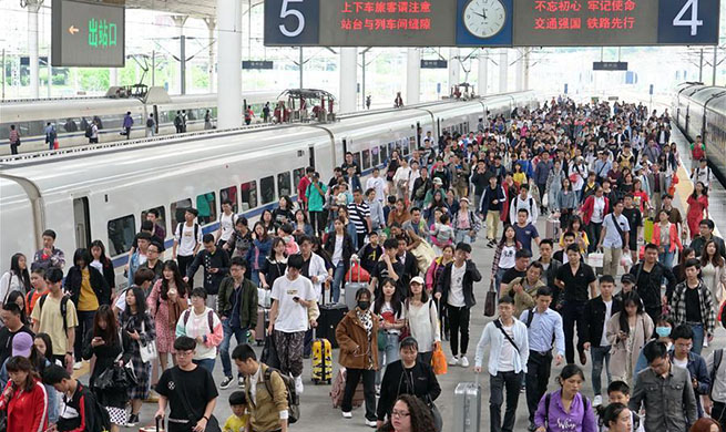 Railway system witnesses travel rush as Labor Day holiday ends
