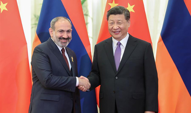 Xi meets Armenian PM