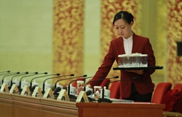 China's service sector maintains steady expansion