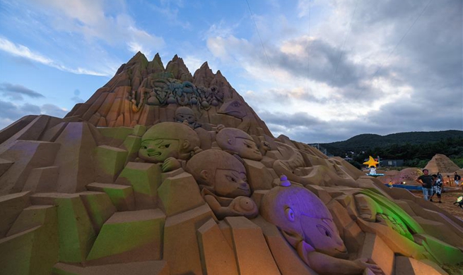 21st Zhoushan Int'l Sand Sculpture Festival kicks off in Zhoushan, E China's Zhejiang