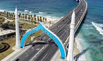 Cross-sea bridge built by Chinese company revitalizes life of Maldivians