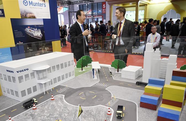 China's foreign trade up 2.4 pct in first 10 months