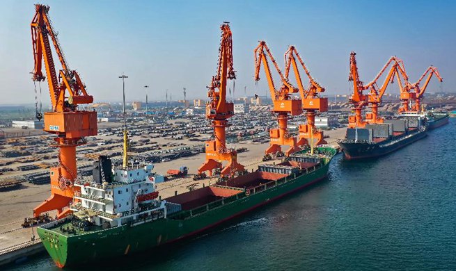 China's economy expands 6.1 pct in 2019