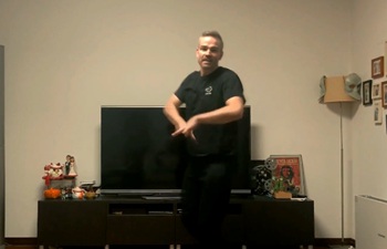 Scottish choreographer's "Wuhan Jiayou" dance takes the internet by storm