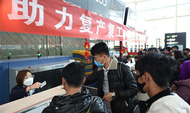 Charter flight brings migrant workers from Lanzhou to Nanchang