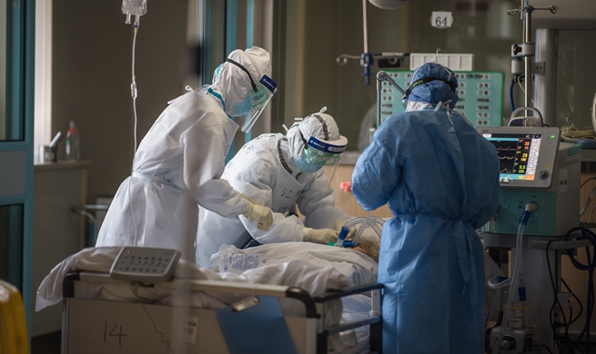 Xinhua Headlines: Communities, doctors keep up coronavirus fight to safeguard Hubei