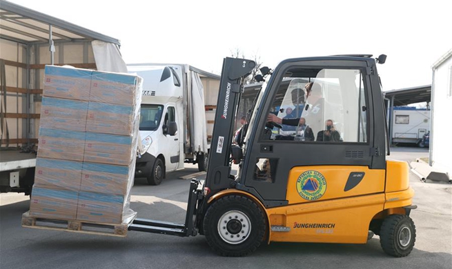 300,000 medical masks from China arrive in Slovenia