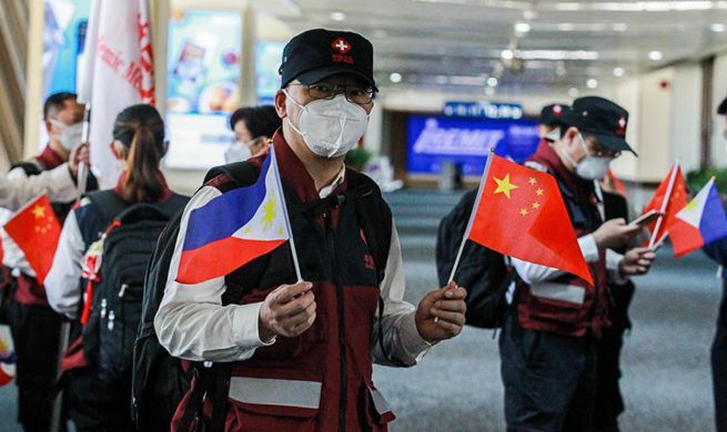 Chinese experts back home from Philippines after medical assistance