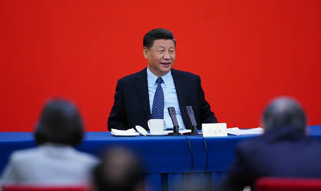 Xi stresses analyzing China's economy from comprehensive, dialectical, long-term perspective