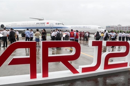 China's ARJ21 aircraft delivered to major domestic airlines