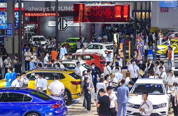 China's consumer inflation stable, factory prices rebound