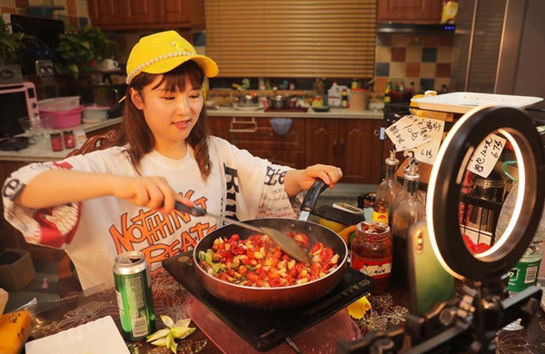 China pins hope on new development pattern to crank up economy