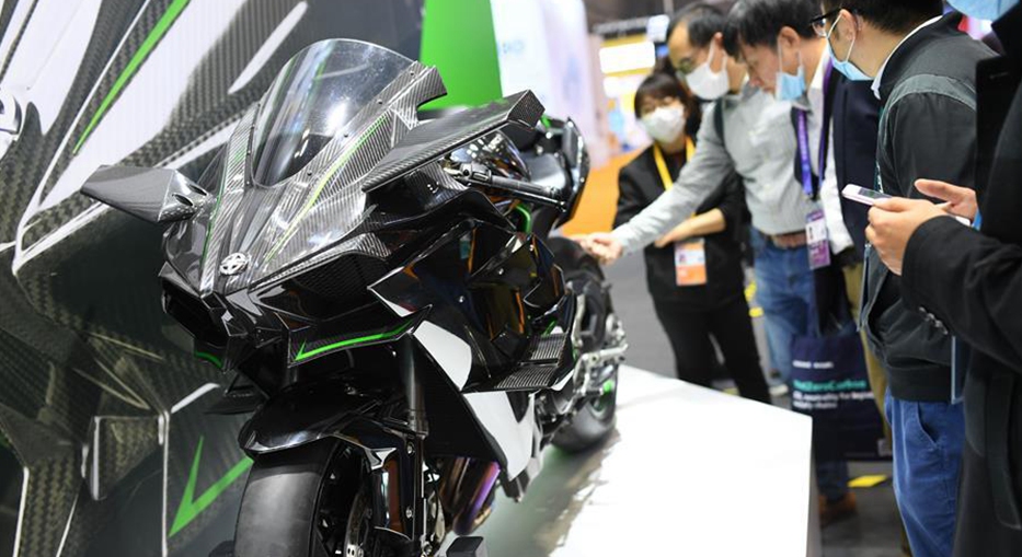 Technical equipments shine at 3rd CIIE exhibition in Shanghai