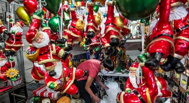 Christmas decorations prepared at market in Manila, the Philippines