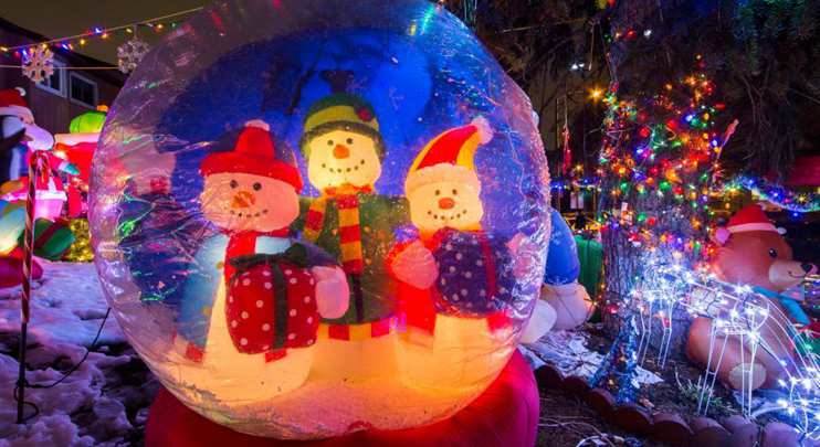 Christmas lights, decorations seen in Toronto