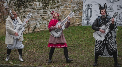 Feature: Croatian artists move theater into woods amid COVID-19 pandemic