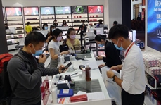 China's Hainan opens 3 offshore duty-free shops