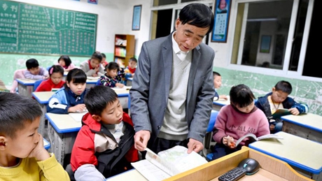 Pic story of headmaster in Zhenghe County, Fujian