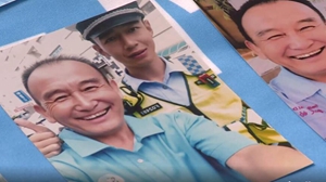 A smiley taxi driver and his 70,000 photos