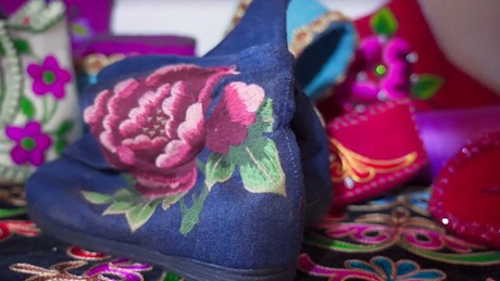 Xinjiang, My home: Designer draws inspiration from ethnic embroidery