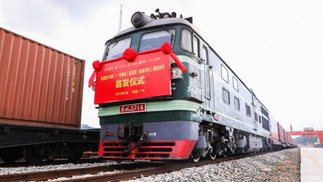 First freight-train service launched between Greater Bay Area, ASEAN