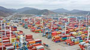 China's major ports report growth in container throughput