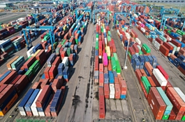 China's foreign trade maintains robust growth, reports improved quality