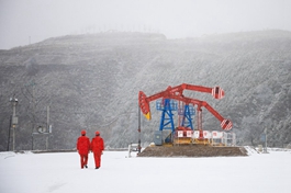 China's largest oil, gas field embraces green transition