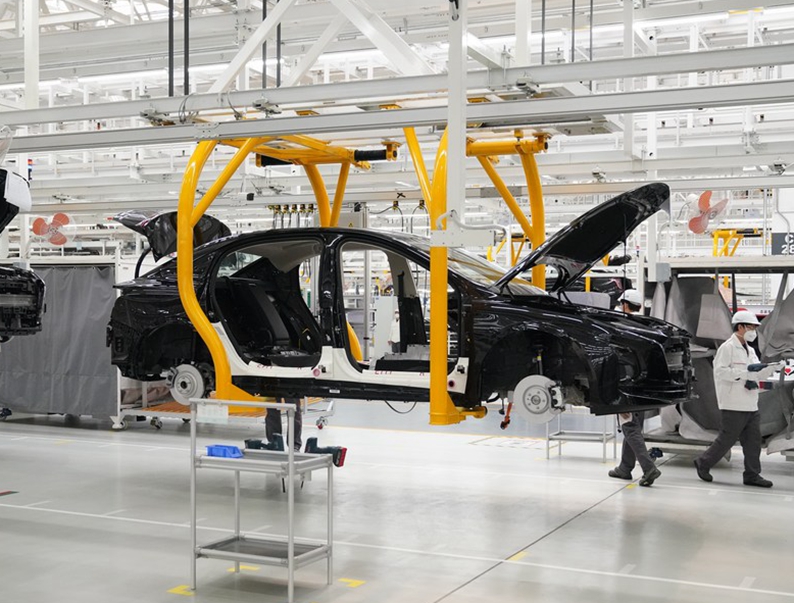 China's industrial profits maintain expansion in H1