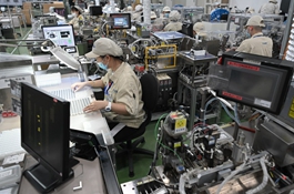 China's electronic information manufacturing sector records steady growth