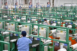 Economic Watch: Optimized COVID response speeds up recovery of China's industrial economy