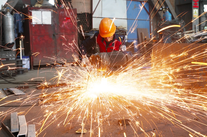 Economic Watch: China spurs hopes of broader revival following COVID-19 victory