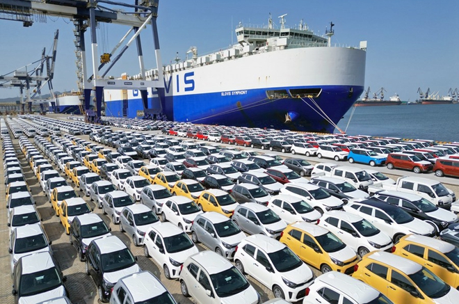 Xinhua Headlines: Six things to watch in China's economy