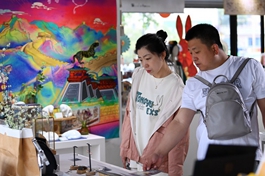 China's cultural industry achieves double-digit revenue growth amid recovery