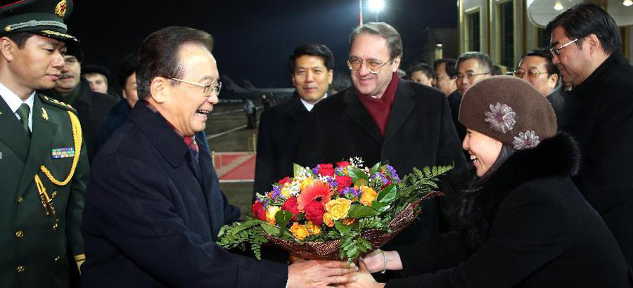 China to continue to make ties with Russia a priority: Wen