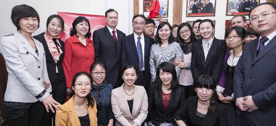 Top Chinese legislator visits Confucius Institute in Vladivostok