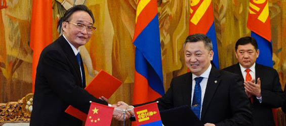 Chinese top legislator pledges to further ties with Mongolia