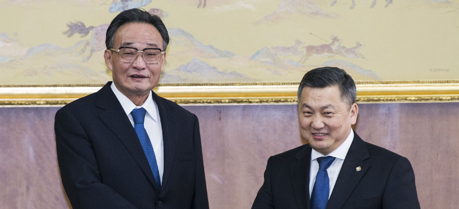 Chinese top legislator pledges to further ties with Mongolia
